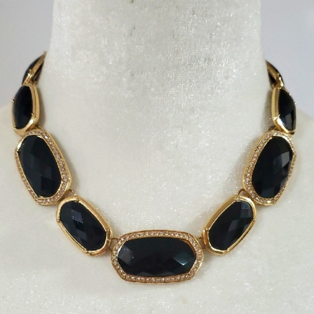 Chic Gold and Black Gem Necklace
